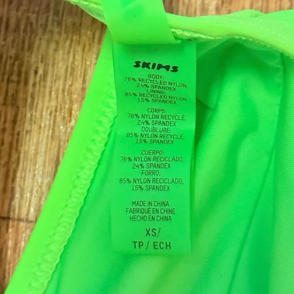 NWOT SKIMS Signature Swim High Neck Bikini Top in Neon Green Size XS